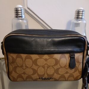 Coach Men/Women Signature Canvase Messanger Bag in Brown and Black/Unisex